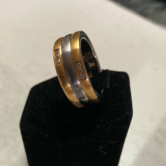 Titanium Spinner band 14GP outer edges CZ - 3 rows 4 batches of 3 CZ per row Sz9 - Picture 2 of 7